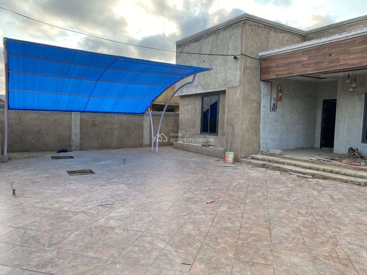 Executive 3 Bedroom House, Amaria Down, Awutu-senya East, Central Region, Detached Bungalow for Sale