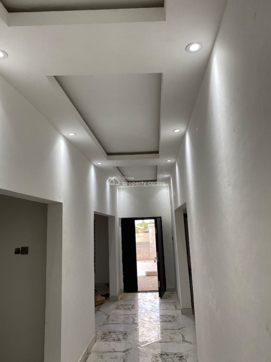 Executive 3 Bedroom House, Amaria Down, Awutu-senya East, Central Region, Detached Bungalow for Sale