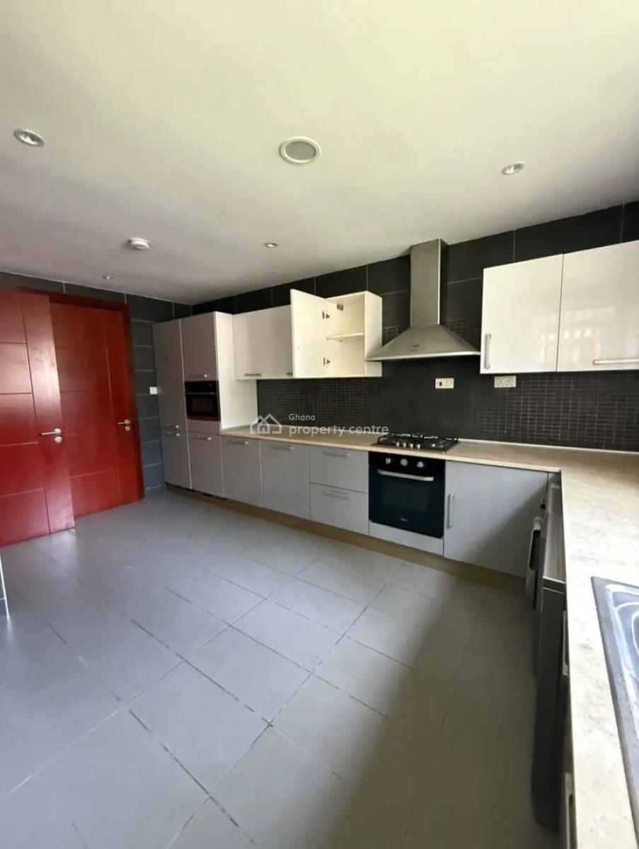 Fully Detached 5 Bedroom Duplex in a Gated Community with Pool, Cantonments, Accra, Detached Duplex for Sale