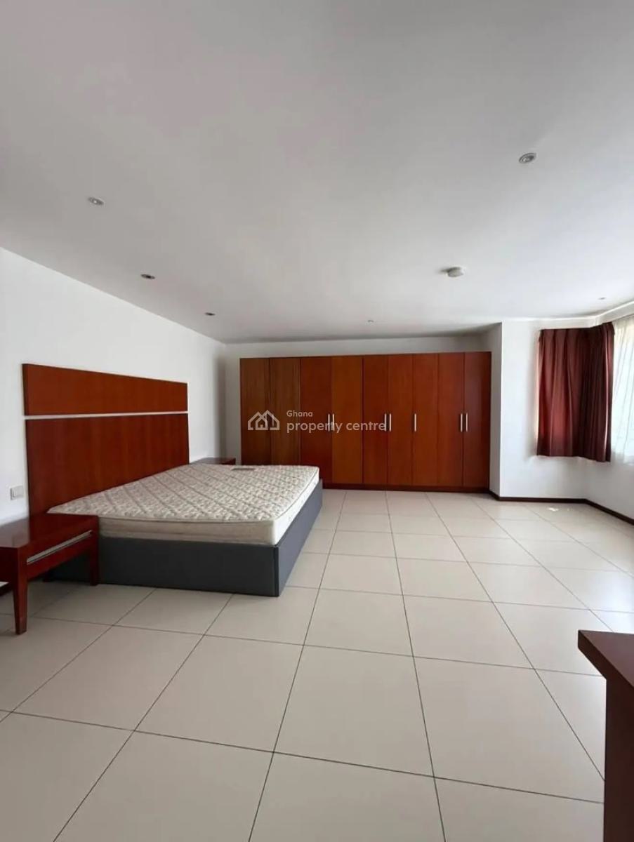 Fully Detached 5 Bedroom Duplex in a Gated Community with Pool, Cantonments, Accra, Detached Duplex for Sale