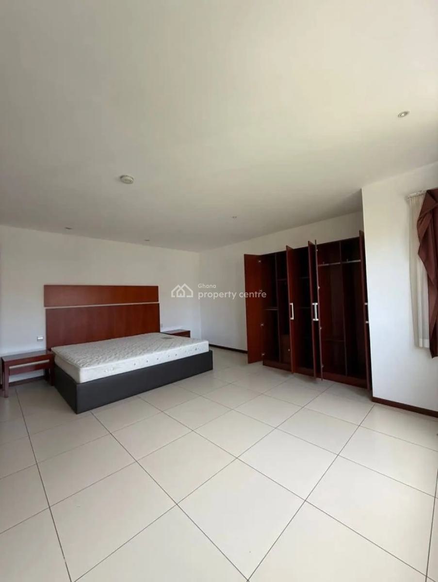 Fully Detached 5 Bedroom Duplex in a Gated Community with Pool, Cantonments, Accra, Detached Duplex for Sale