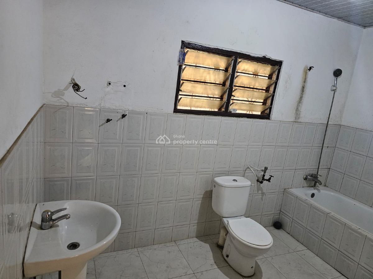 Titled 3 Bedrooms House, Nic Anyaa Overhead Bridge, Accra Metropolitan, Accra, House for Sale