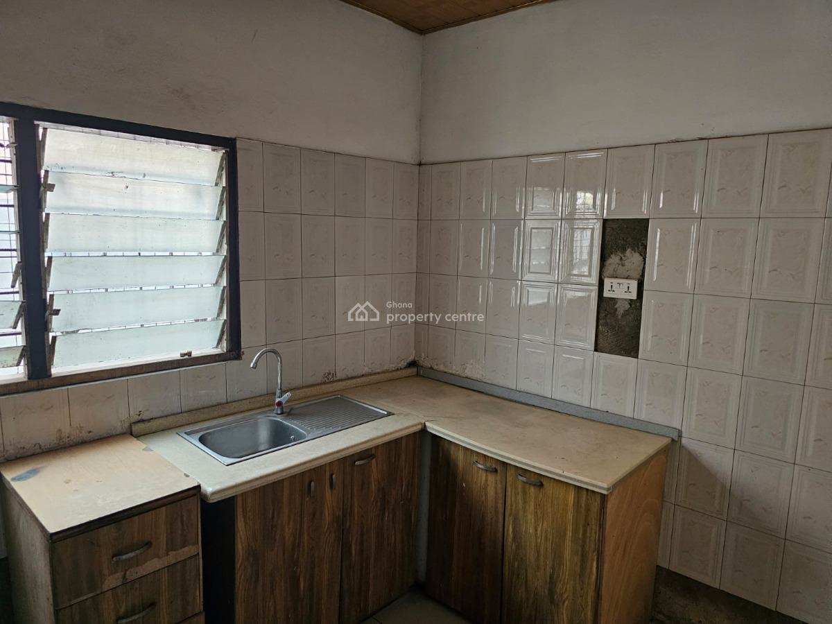 Titled 3 Bedrooms House, Nic Anyaa Overhead Bridge, Accra Metropolitan, Accra, House for Sale