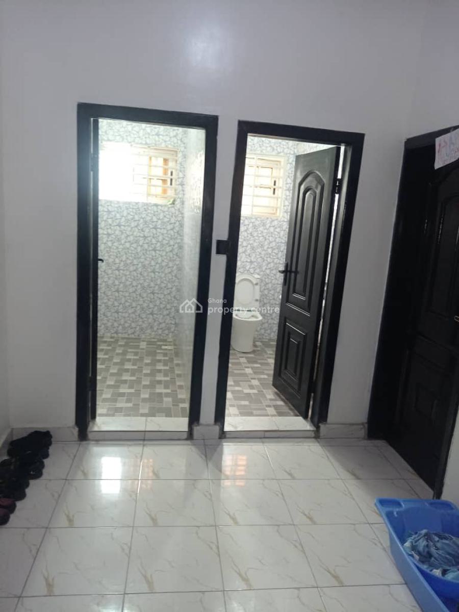 *registered 5brm Storey House @ Ayikai Doblo*, Ayikai Doblo After Obeyeiyei, Ga West Municipal, Accra, House for Sale
