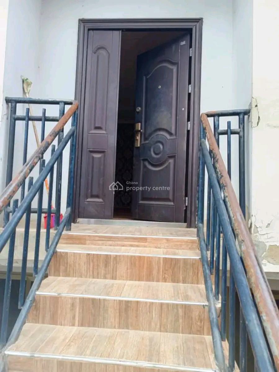 Neat 3 Bedroom All Ensuite Apartment Upstairs, Shell Signboard, Spintex, Accra, Apartment for Rent