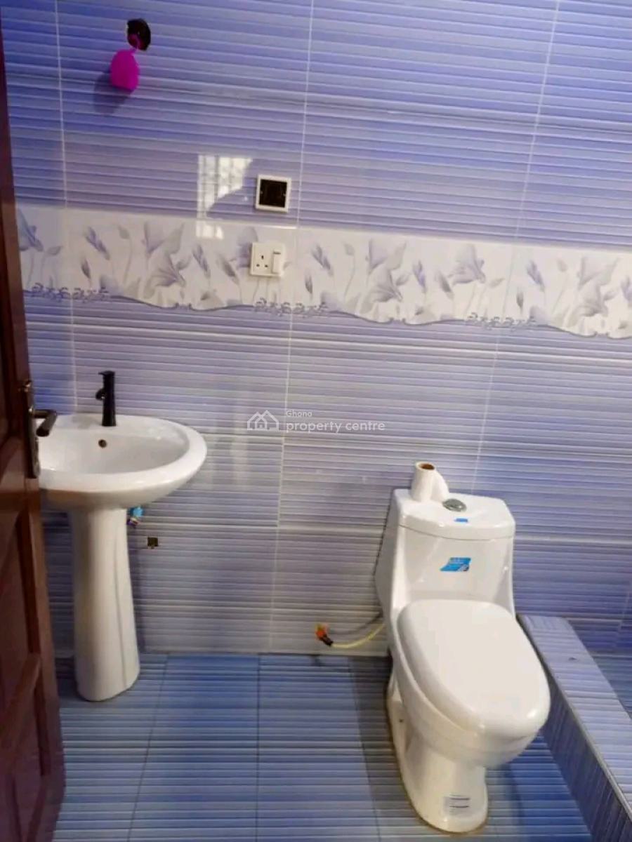Neat 3 Bedroom All Ensuite Apartment Upstairs, Shell Signboard, Spintex, Accra, Apartment for Rent