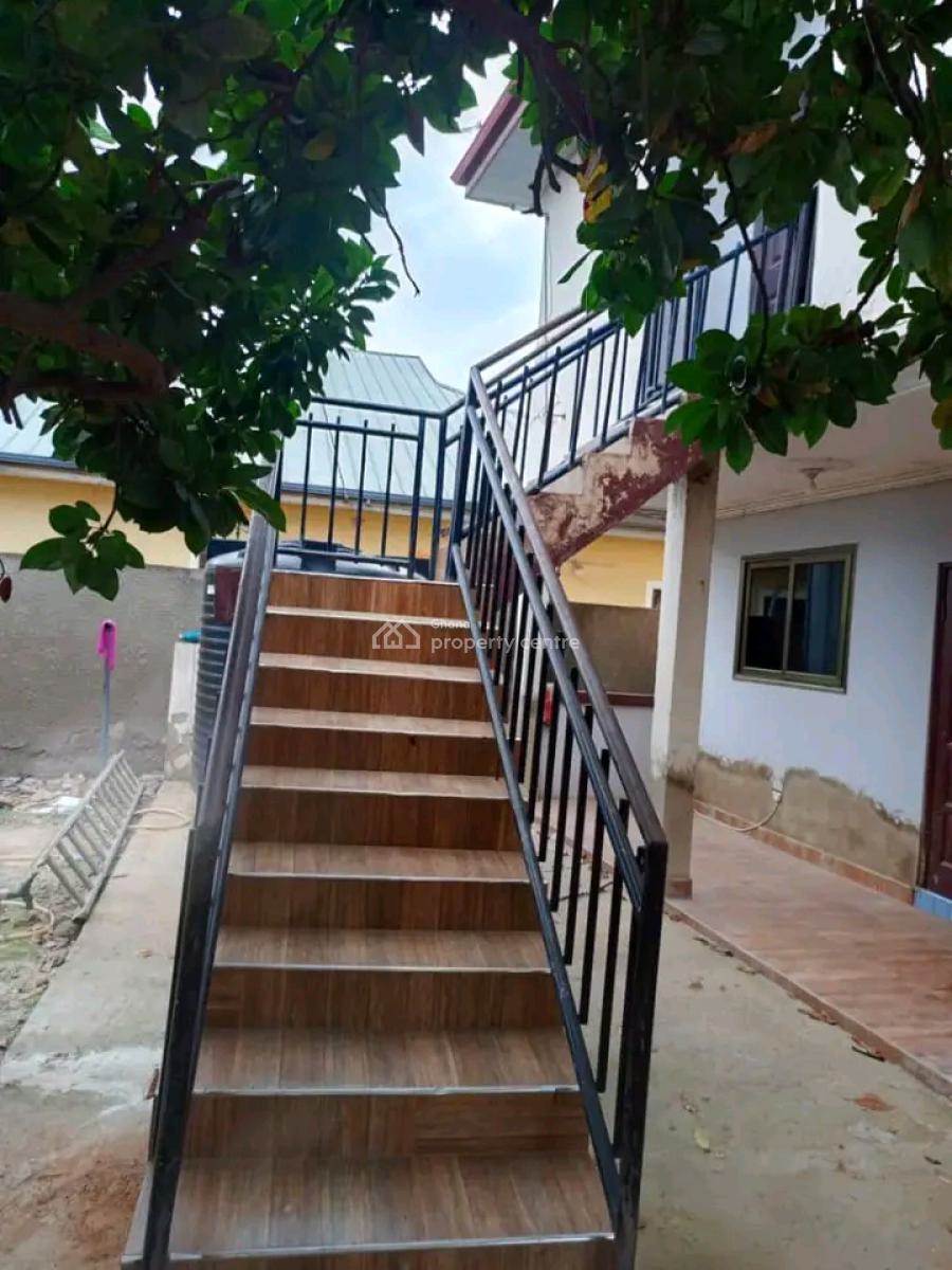 Neat 3 Bedroom All Ensuite Apartment Upstairs, Shell Signboard, Spintex, Accra, Apartment for Rent