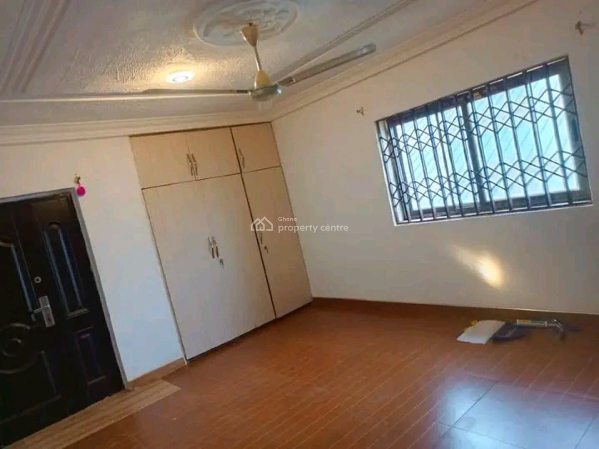 Neat 3 Bedroom All Ensuite Apartment Upstairs, Shell Signboard, Spintex, Accra, Apartment for Rent