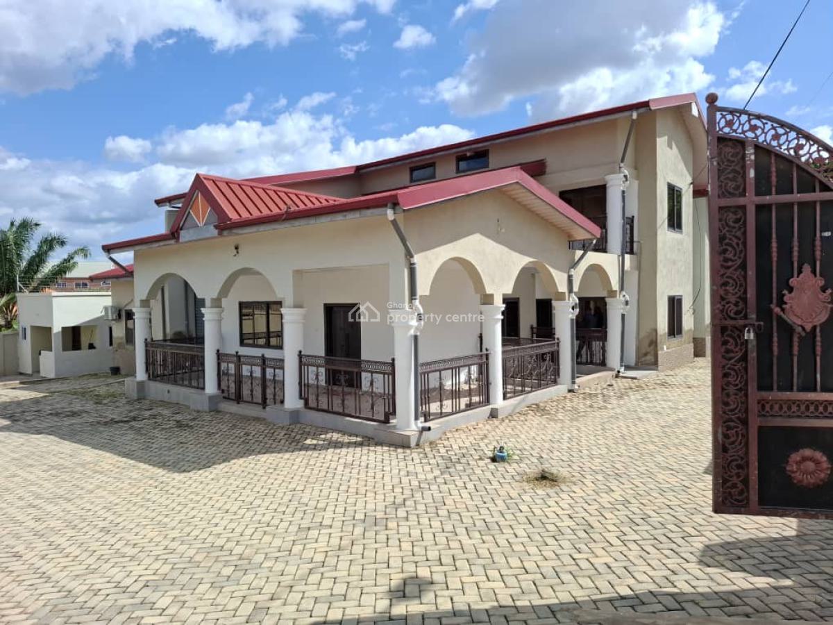 5 Bedroom House, Atasemanso, Kumasi Metropolitan, Ashanti, Terraced Duplex for Rent