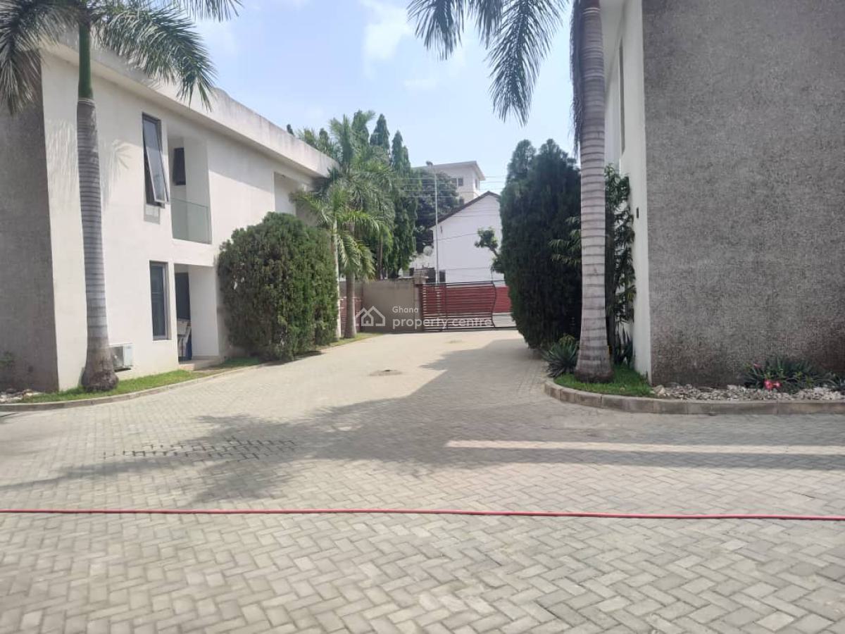 5 Bedrooms House, Roman Ridge, Accra, House for Sale
