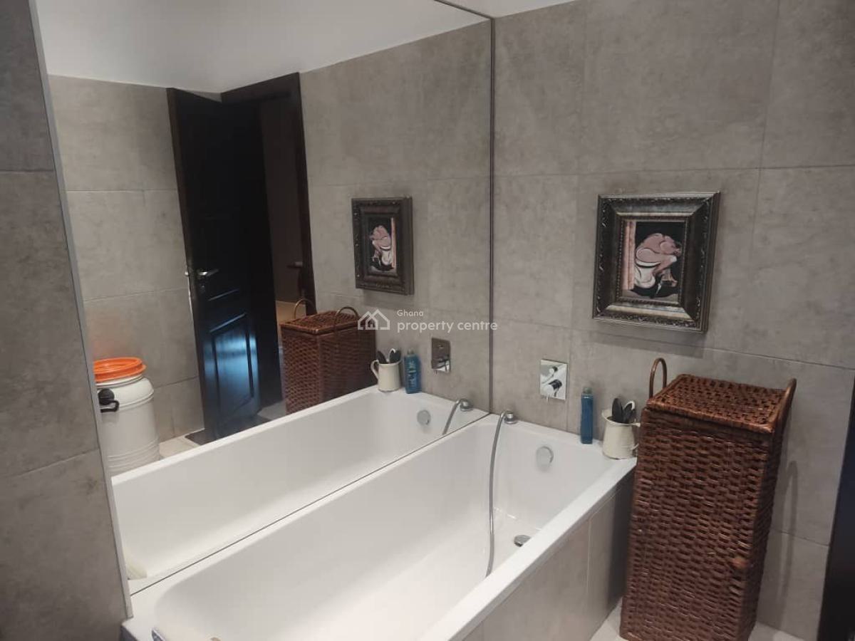 5 Bedrooms House, Roman Ridge, Accra, House for Sale
