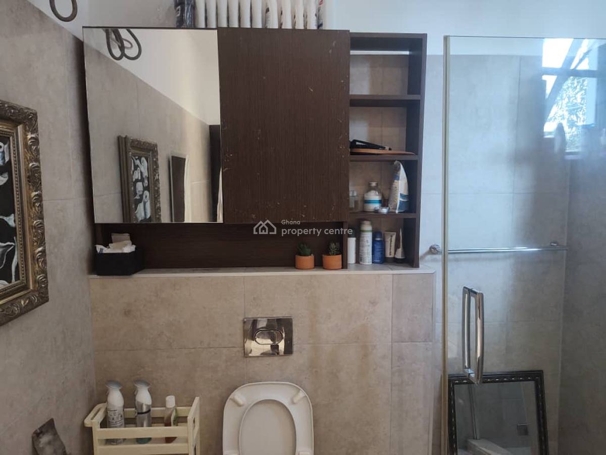 5 Bedrooms House, Roman Ridge, Accra, House for Sale