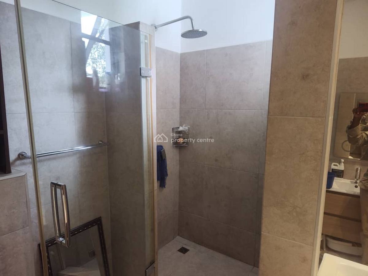 5 Bedrooms House, Roman Ridge, Accra, House for Sale