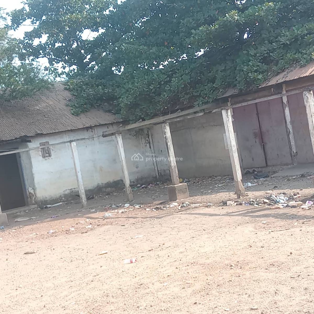 Road Side 50/200 Plot, Circle Road, Adabraka, Accra, Mixed-use Land for Sale