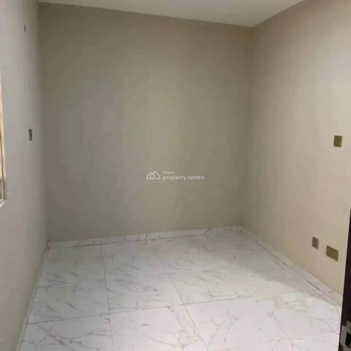 Executive 2-bedroom House, Madina Upsa, La Nkwantanang Madina Municipal, Accra, Semi-detached Duplex for Rent