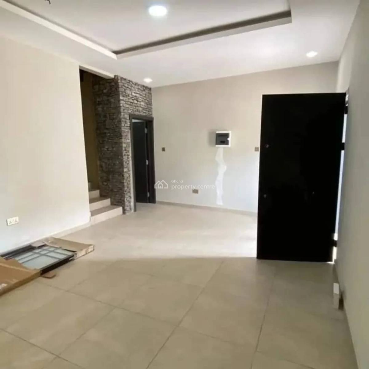 Executive 2-bedroom House, Madina Upsa, La Nkwantanang Madina Municipal, Accra, Semi-detached Duplex for Rent