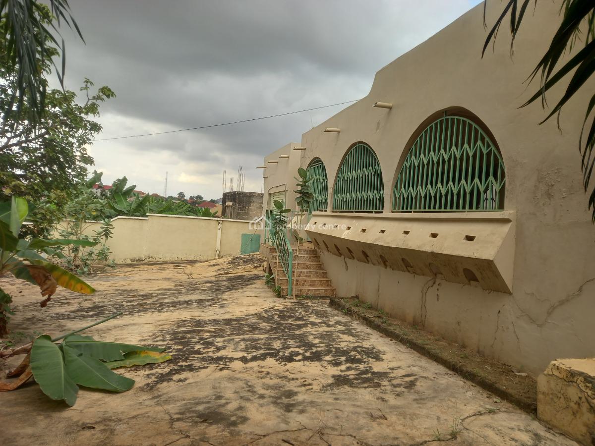 6 Bedrooms, Santasi Heman., Kumasi Metropolitan, Ashanti, House for Sale