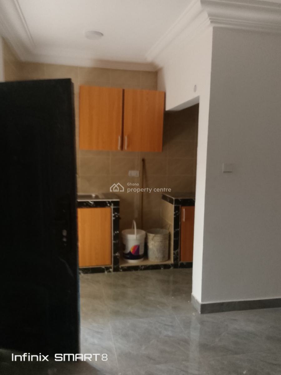 One Bedroom Self Contain Apartment, Rasta Bushroad Police Station, Teshie-nungua Estates, Accra, Mini Flat for Rent