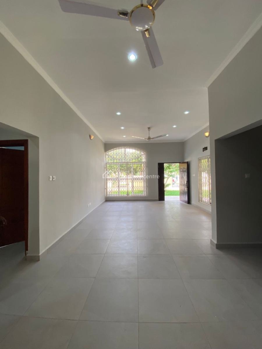 Three Bedrooms House, Oyarifa, Oyarifa, La Nkwantanang Madina Municipal, Accra, House for Sale