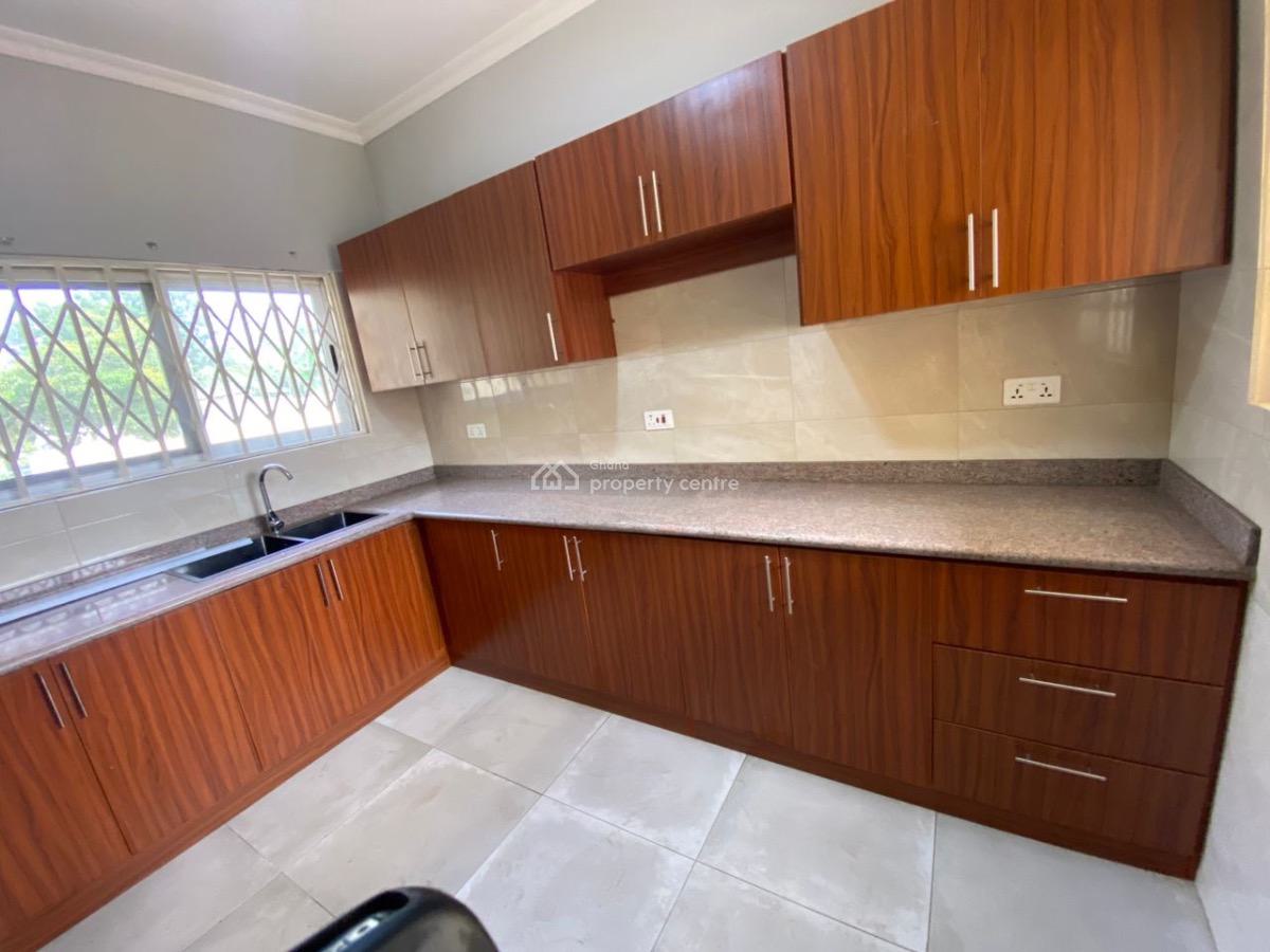 Three Bedrooms House, Oyarifa, Oyarifa, La Nkwantanang Madina Municipal, Accra, House for Sale