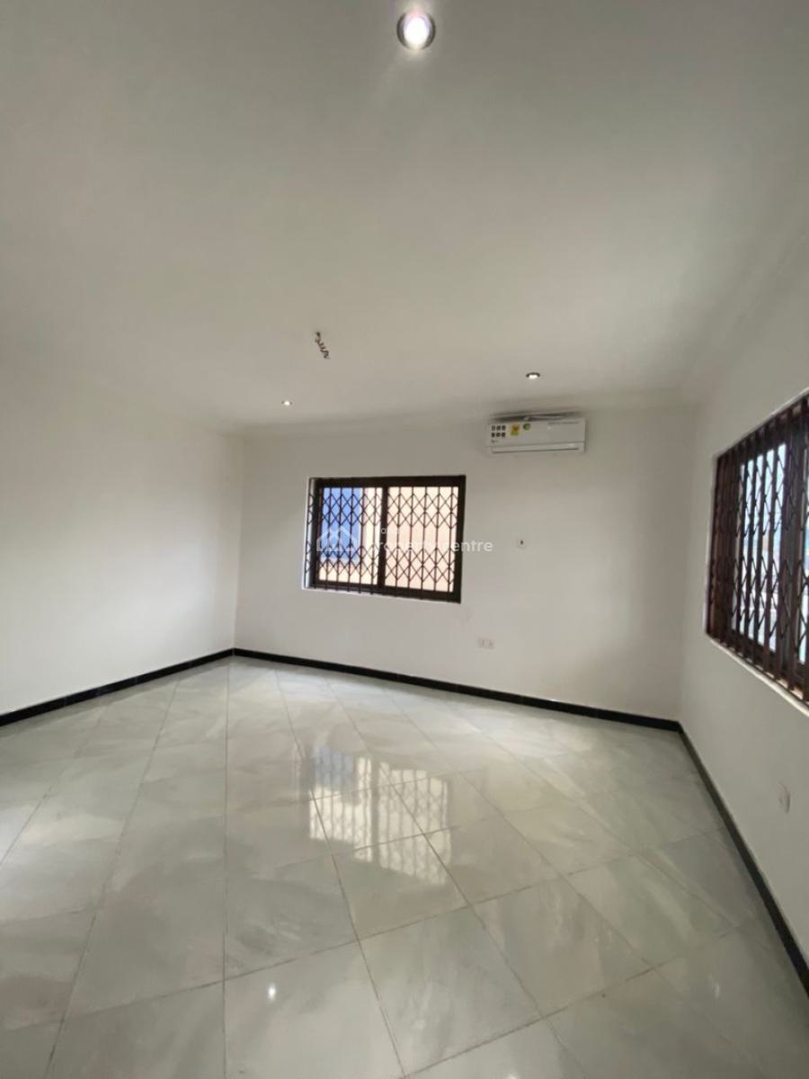 Three Bedroom Semi Detached, Oyarifa, Oyarifa, La Nkwantanang Madina Municipal, Accra, House for Sale