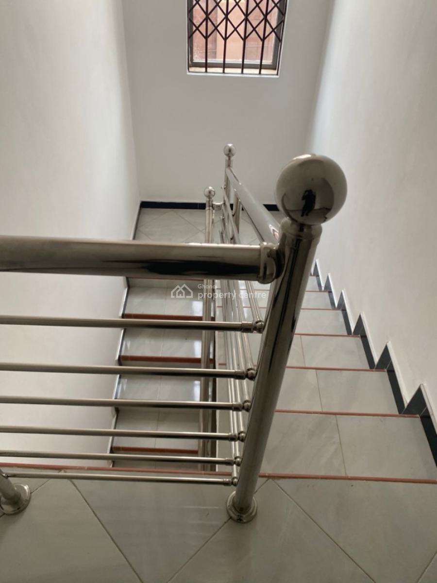 Three Bedroom Semi Detached, Oyarifa, Oyarifa, La Nkwantanang Madina Municipal, Accra, House for Sale