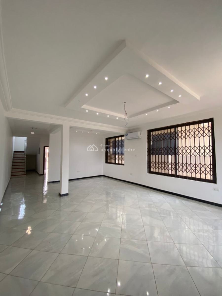 Three Bedroom Semi Detached, Oyarifa, Oyarifa, La Nkwantanang Madina Municipal, Accra, House for Sale