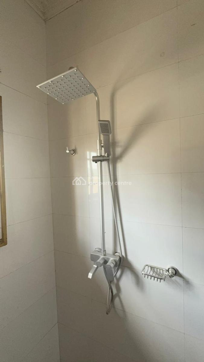 3-bedroom House with 2 Servants  Quarters, Achimota, Accra, Detached Bungalow for Sale
