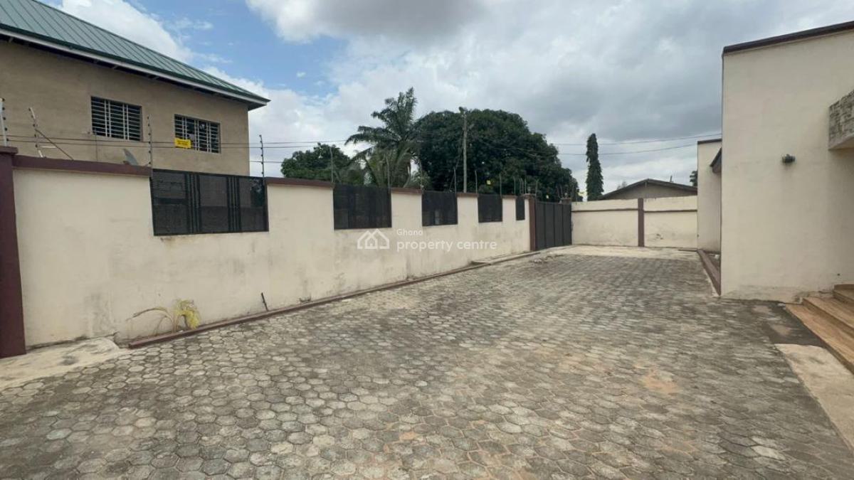 3-bedroom House with 2 Servants  Quarters, Achimota, Accra, Detached Bungalow for Sale