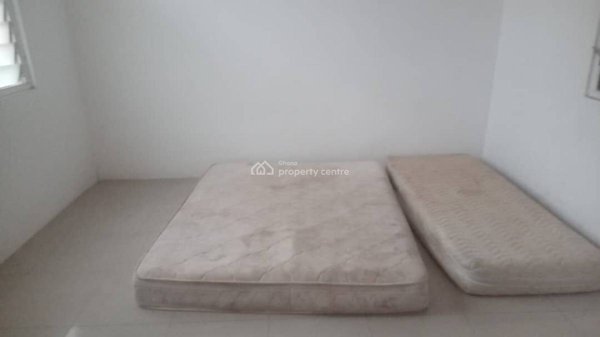 Unfurnished Chamber and Hall, Kotobabi Estate, Spintex, Accra, Apartment for Rent