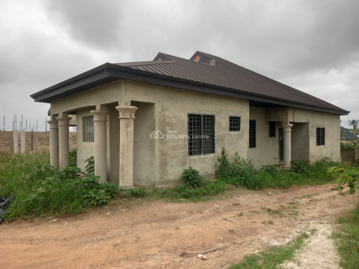 4 Bedrooms, Antoa New Site, on Buokrom Kenyasi Road., Kumasi Metropolitan, Ashanti, House for Sale