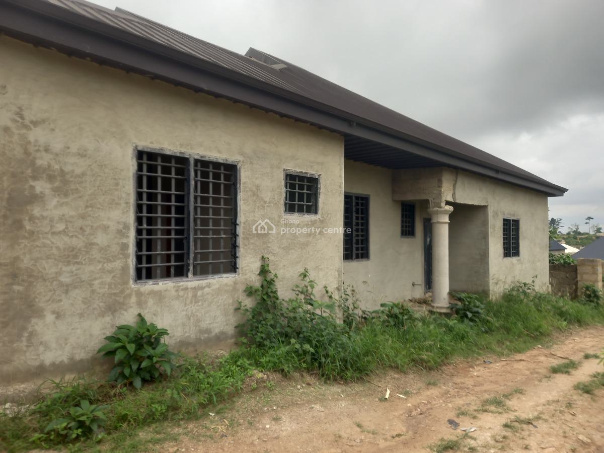 4 Bedrooms, Antoa New Site, on Buokrom Kenyasi Road., Kumasi Metropolitan, Ashanti, House for Sale