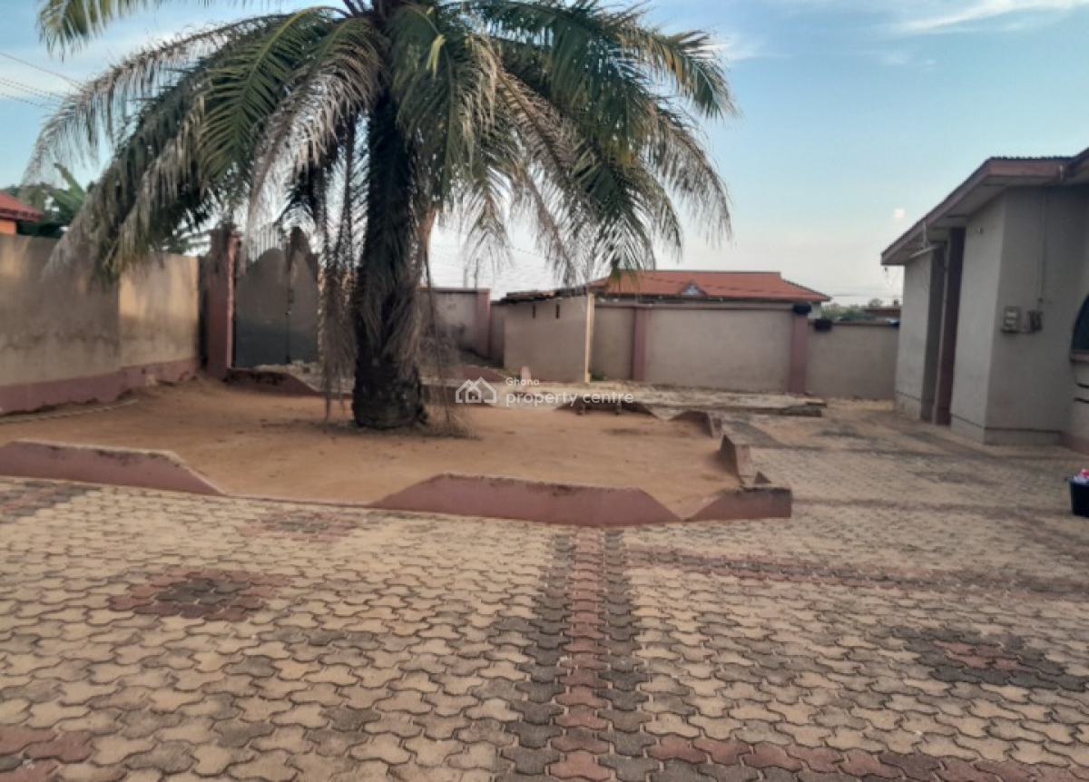 6 Bedrooms, Atonsu Edwinease ( Kuwait)., Kumasi Metropolitan, Ashanti, House for Sale