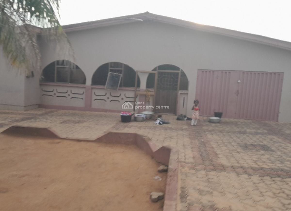 6 Bedrooms, Atonsu Edwinease ( Kuwait)., Kumasi Metropolitan, Ashanti, House for Sale