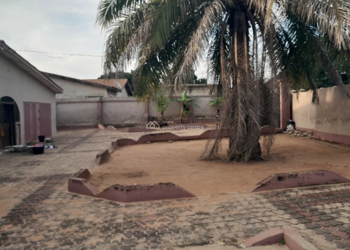 6 Bedrooms, Atonsu Edwinease ( Kuwait)., Kumasi Metropolitan, Ashanti, House for Sale