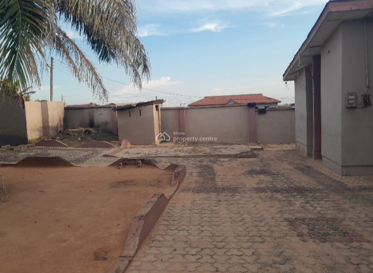 6 Bedrooms, Atonsu Edwinease ( Kuwait)., Kumasi Metropolitan, Ashanti, House for Sale