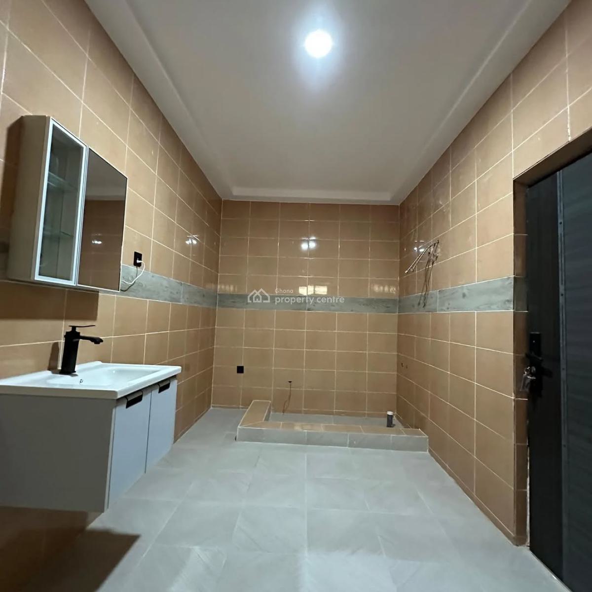 Executive En-suite 3 Bedrooms, Adenta Municipal, Accra, House for Sale