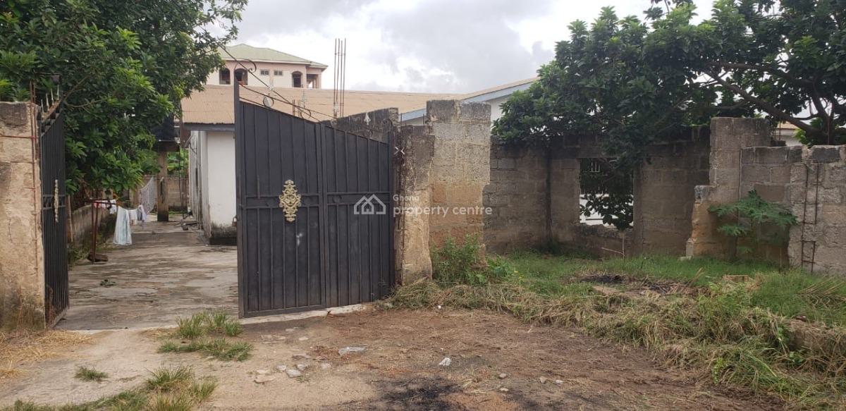 Thirteen Bedroom House, Mangoase, Kumasi Metropolitan, Ashanti, House for Sale