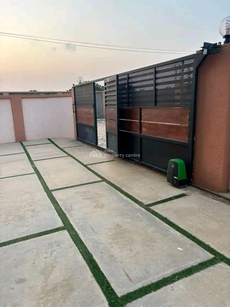 Furnished 3-bedroom Townhouse @ East Airport, East Airport, Airport Residential Area, Accra, House for Rent