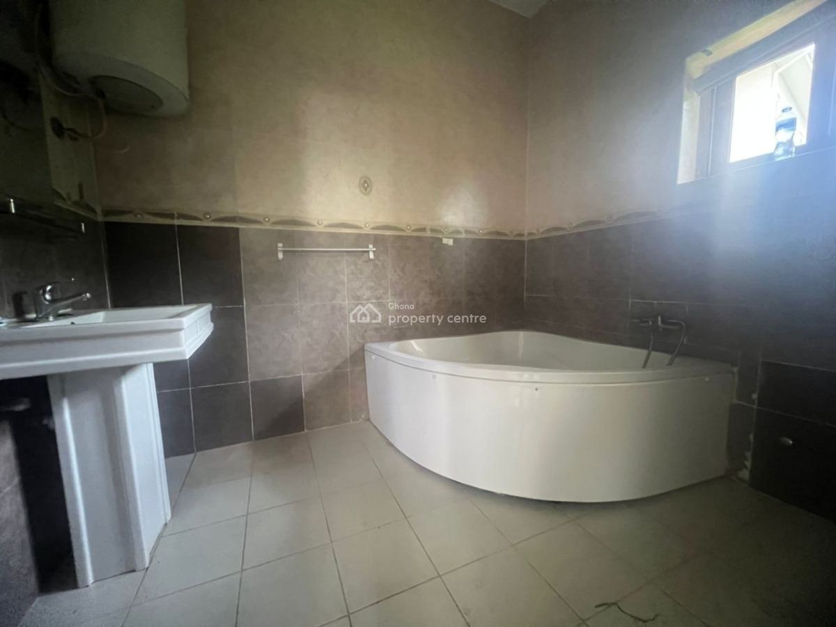 Executive 4-bedroom Townhouse @ Cantonment, Cantonments, Accra, Townhouse for Sale