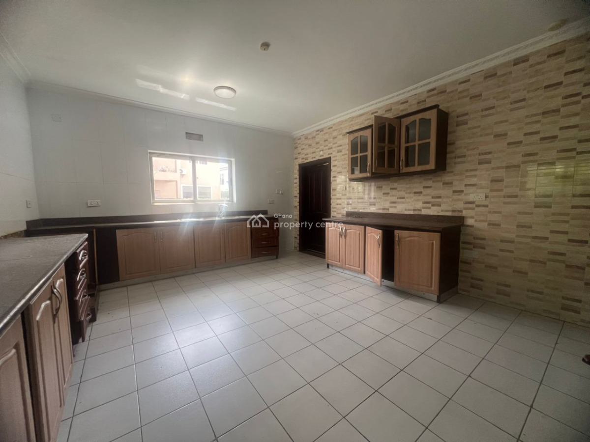 Executive 4-bedroom Townhouse @ Cantonment, Cantonments, Accra, Townhouse for Sale