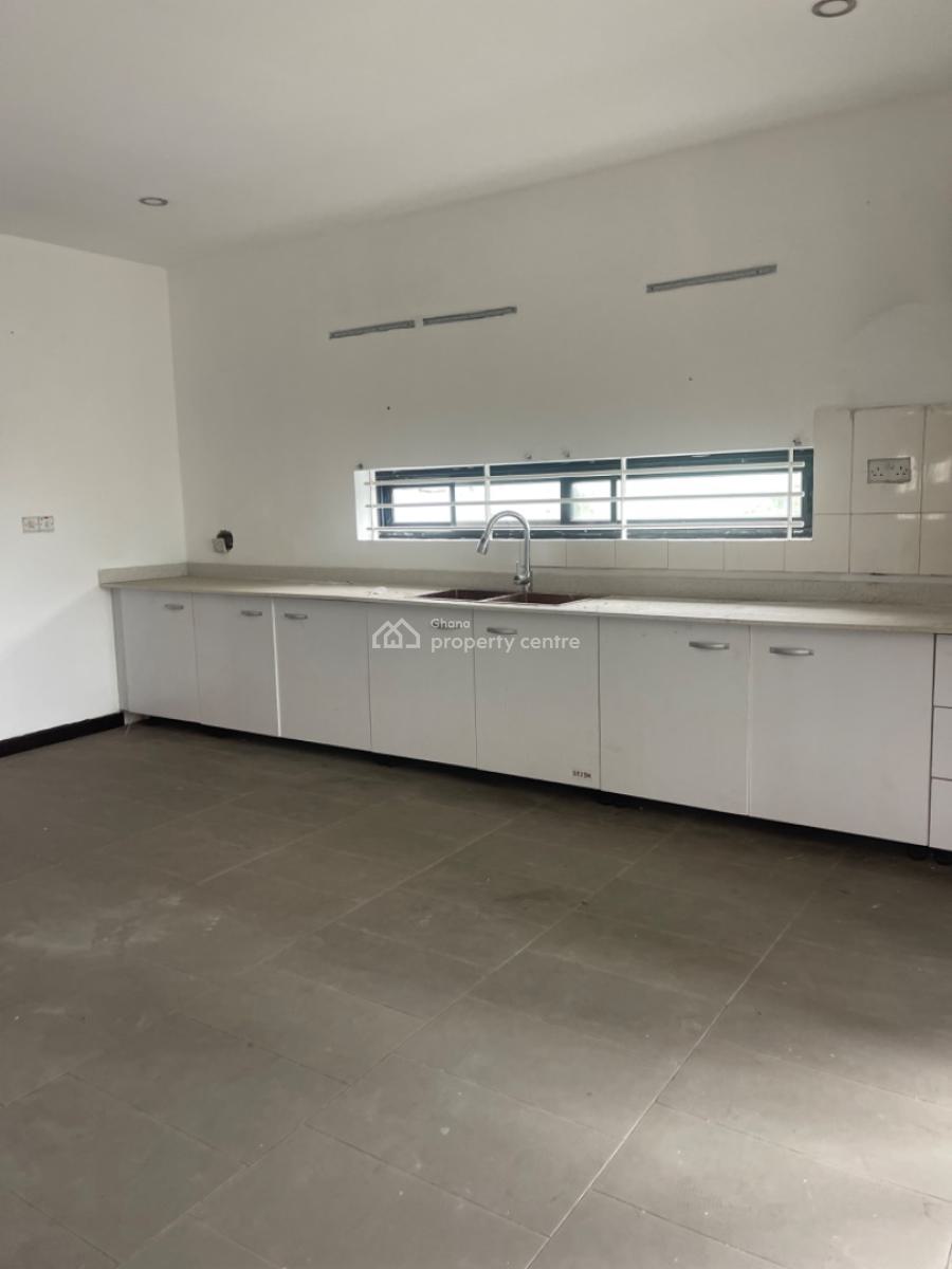 Apartment Complex (entire Apartment), Ringway, Osu, Accra, Apartment for Rent