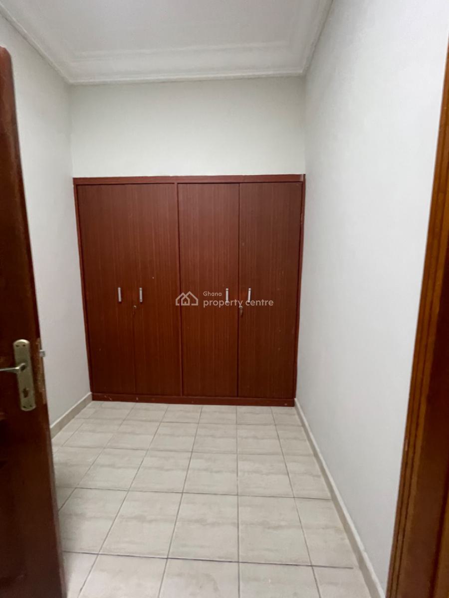 6 Bedroom House, Ringway, Osu, Accra, House for Rent