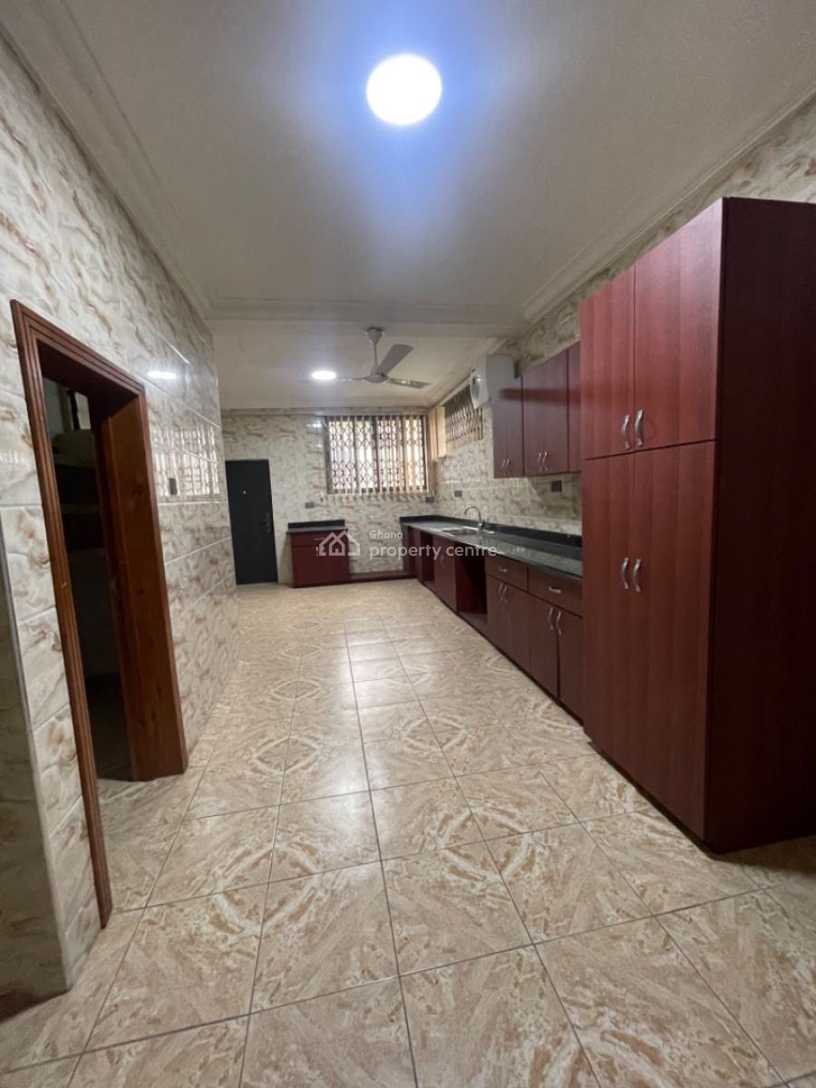 6 Bedroom House, Ringway, Osu, Accra, House for Rent