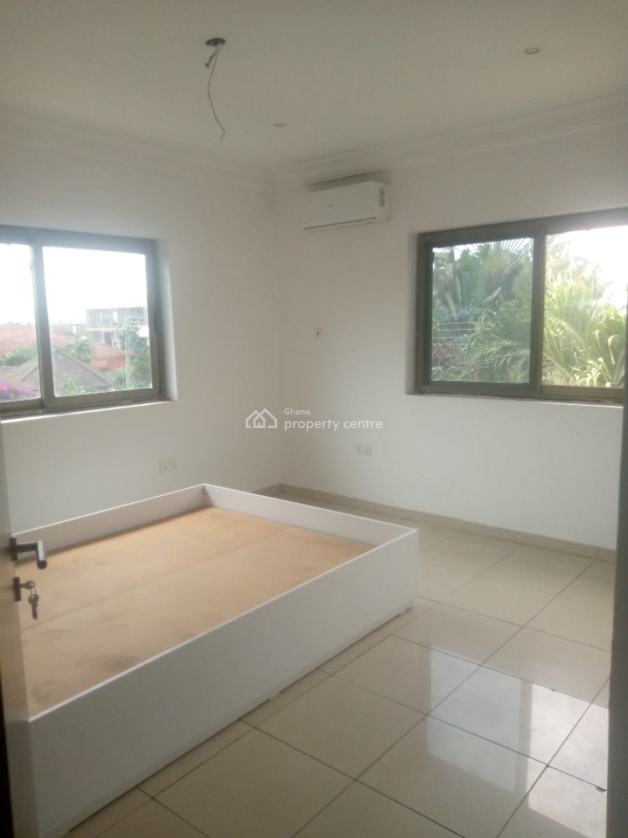 a Semi Furnished 3.5bedroom Semi Detached House @ North Legon, North Legon, Accra, Semi-detached Duplex for Rent