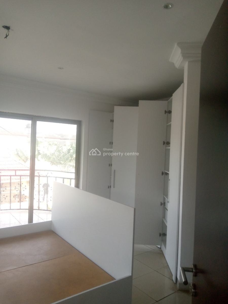 a Semi Furnished 3.5bedroom Semi Detached House @ North Legon, North Legon, Accra, Semi-detached Duplex for Rent