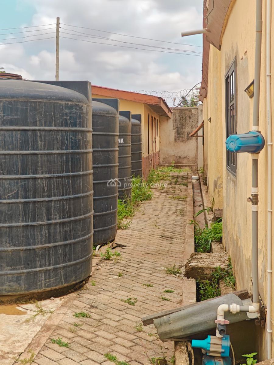 6 Bedrooms House at Kronum-abuohia, Kronum-abuohia, Kumasi Metropolitan, Ashanti, House for Sale