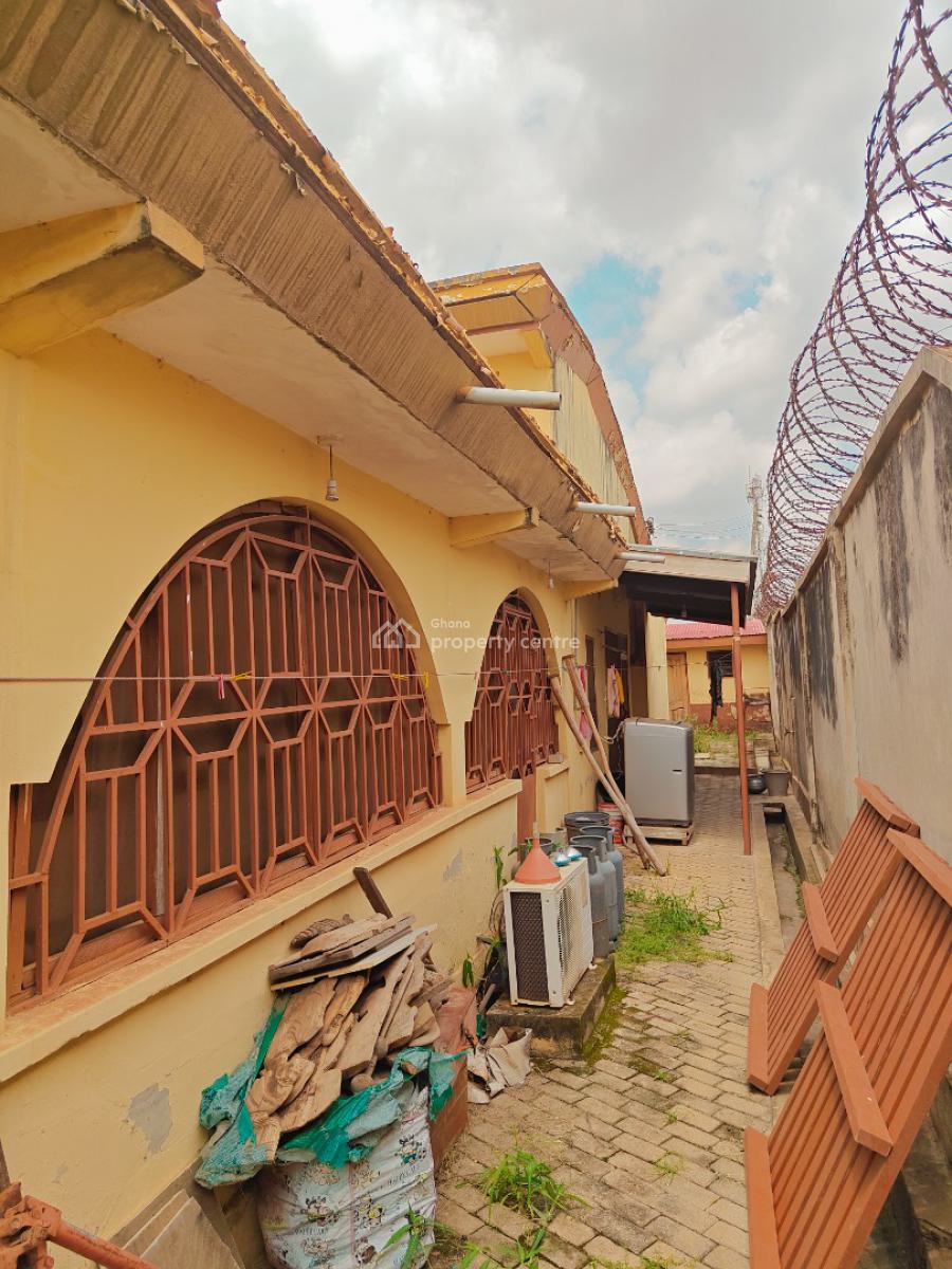 6 Bedrooms House at Kronum-abuohia, Kronum-abuohia, Kumasi Metropolitan, Ashanti, House for Sale