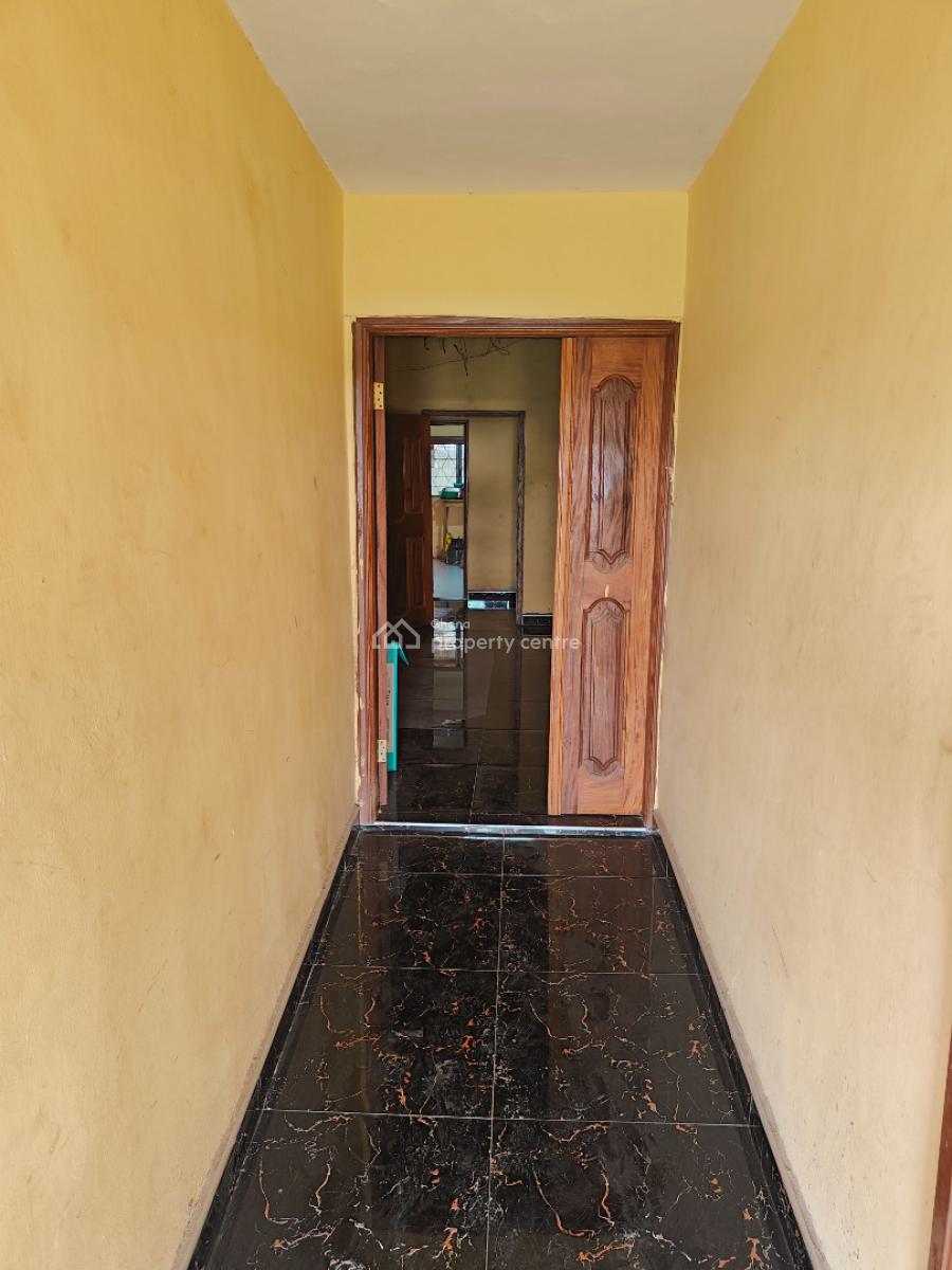 6 Bedrooms House at Kronum-abuohia, Kronum-abuohia, Kumasi Metropolitan, Ashanti, House for Sale