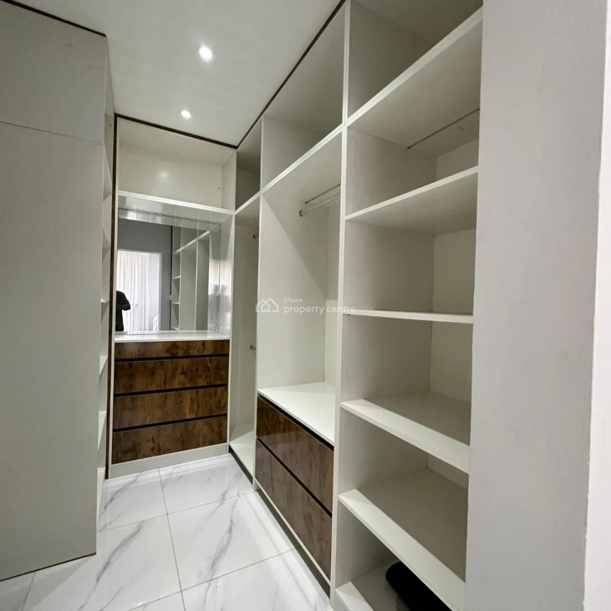 Executive Semi-furnished 3-bedroom, Ashaley Botwe, Adenta Municipal, Accra, House for Sale